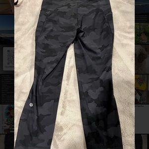 Size 8 Lululemon NWOT Swift Speed High-Rise
Crop 23"